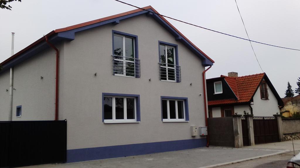 Ubytovanie House Galanta Exteriér fotografie